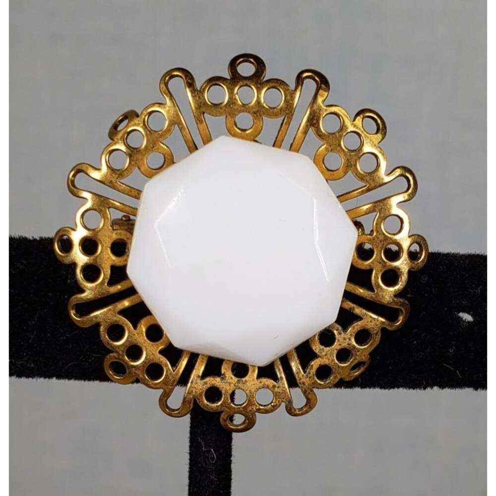 Vintage 1960's Signed Freirich White Cabochon Filigree Brooch Pin - Picture 3 of 15